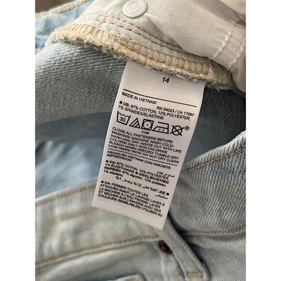 NWT Old Navy Womens OG Straight Light Wash Denim Shorts Size 14 With Frayed Hem - Picture 4 of 5